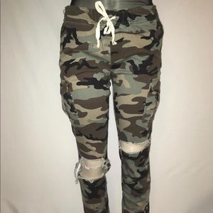 Women’s camo pants